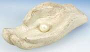 Figur "Perle in Hand" - beige Figur "Perle in Hand" - beige